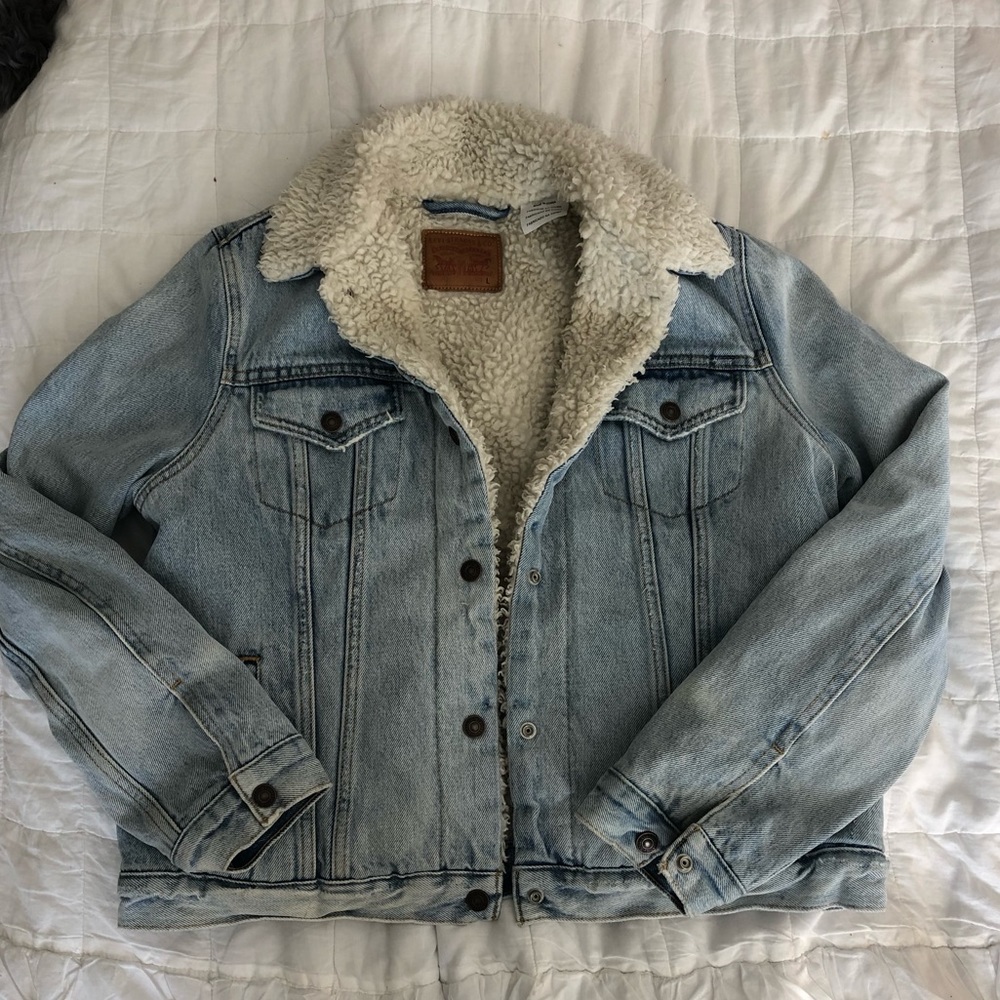 Levi’s Sherpa lined trucker denim jacket